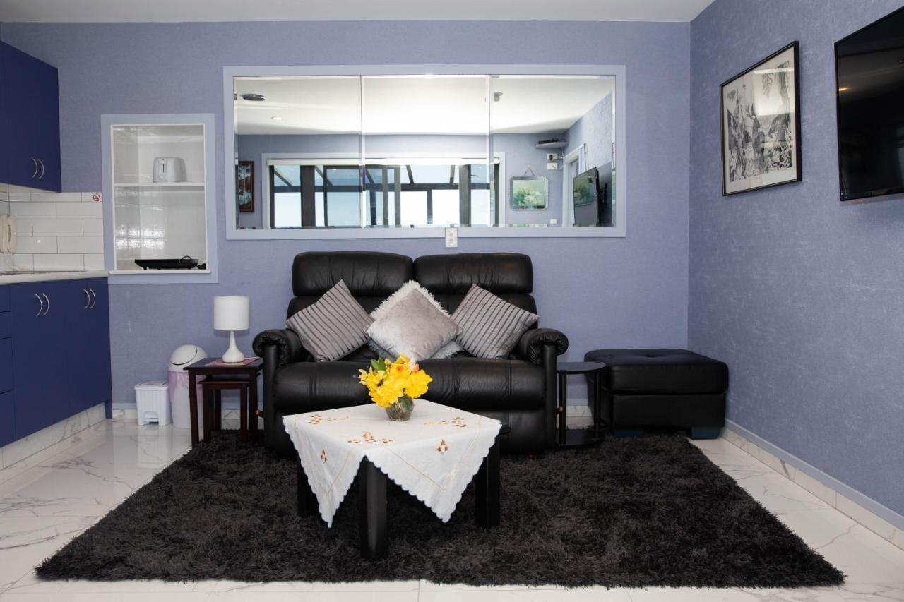 Petra Seaside Apartment Dunedin Esterno foto