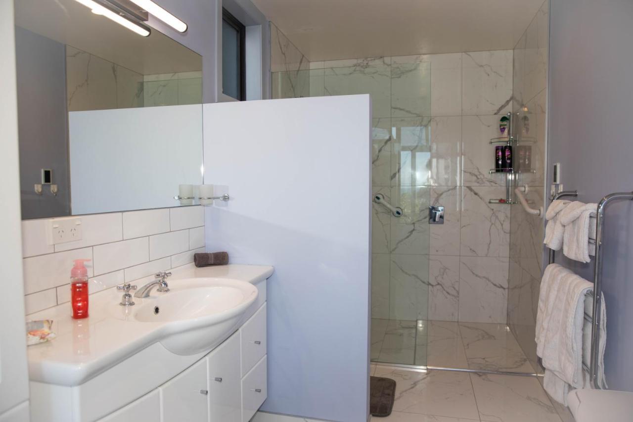 Petra Seaside Apartment Dunedin Esterno foto